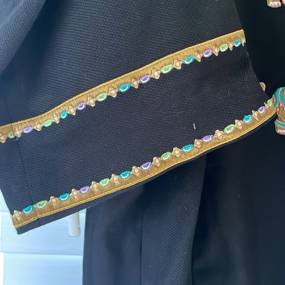 NWOT Bob Mackie women’s embroidery jacket - Picture 6 of 11